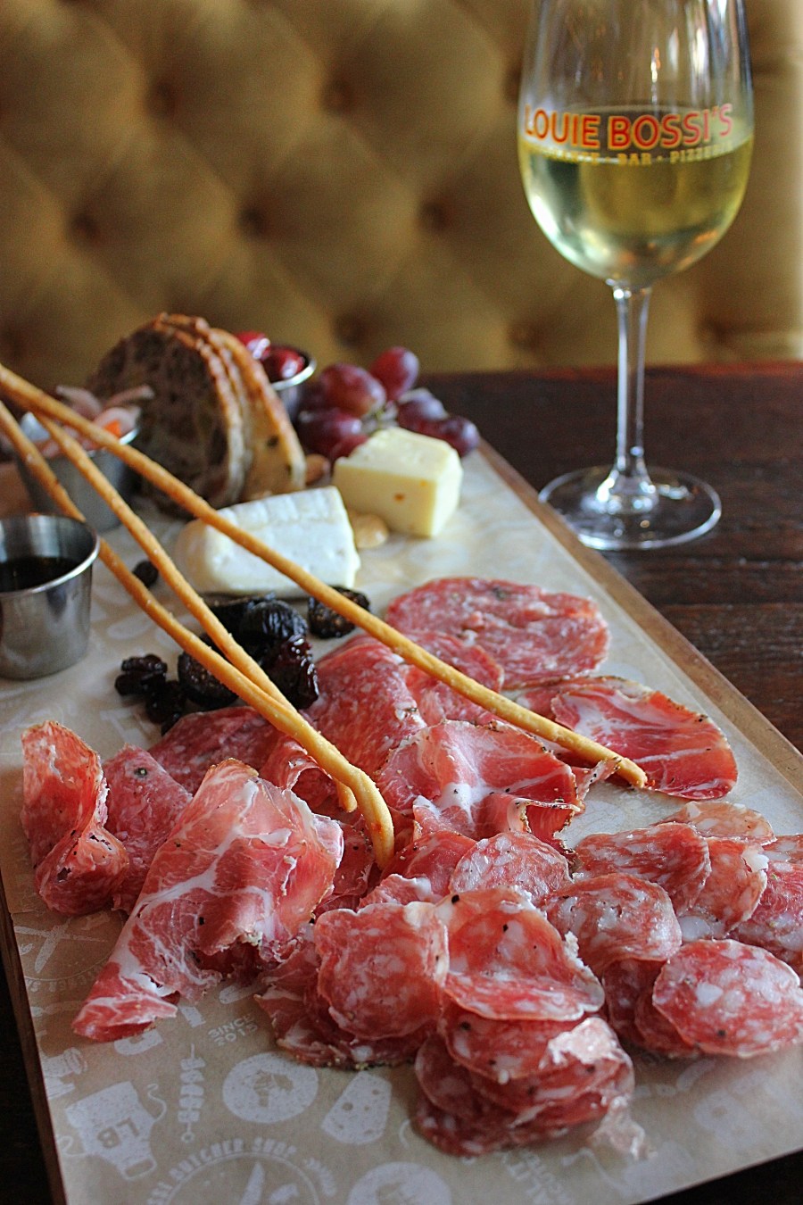 Louie Bossi’s Ristorante Bar & Pizzeria in Fort Lauderdale Florida